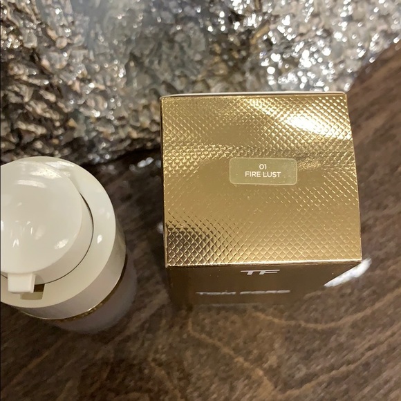 TOM FORD Skin Illuminator Fire Lust 01 - Picture 4 of 7